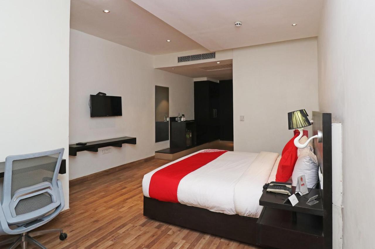 Capital O 19296 Joy Inn & Suites Bhiwadi Экстерьер фото