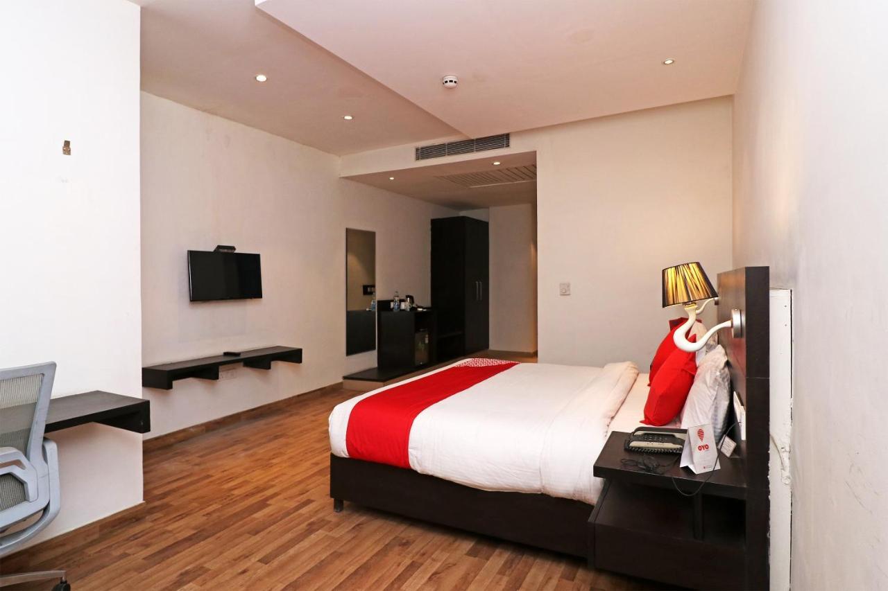 Capital O 19296 Joy Inn & Suites Bhiwadi Экстерьер фото