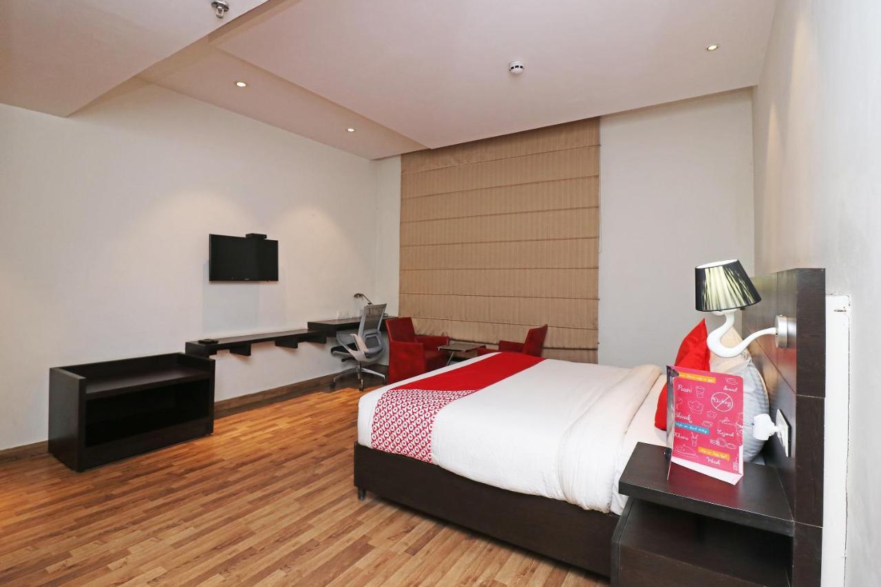 Capital O 19296 Joy Inn & Suites Bhiwadi Экстерьер фото